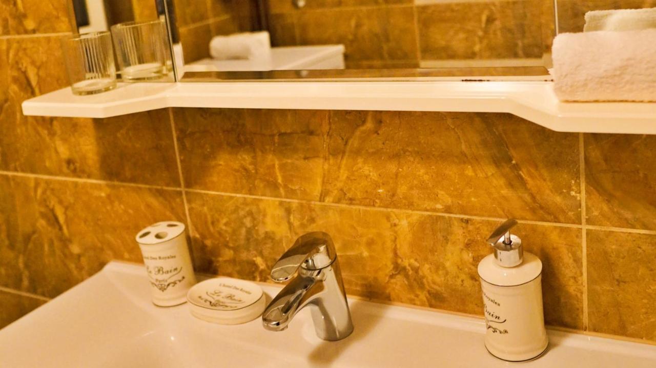 City Center Grand Apartment - Three-Bedroom, Free Parking Σαράγεβο Εξωτερικό φωτογραφία