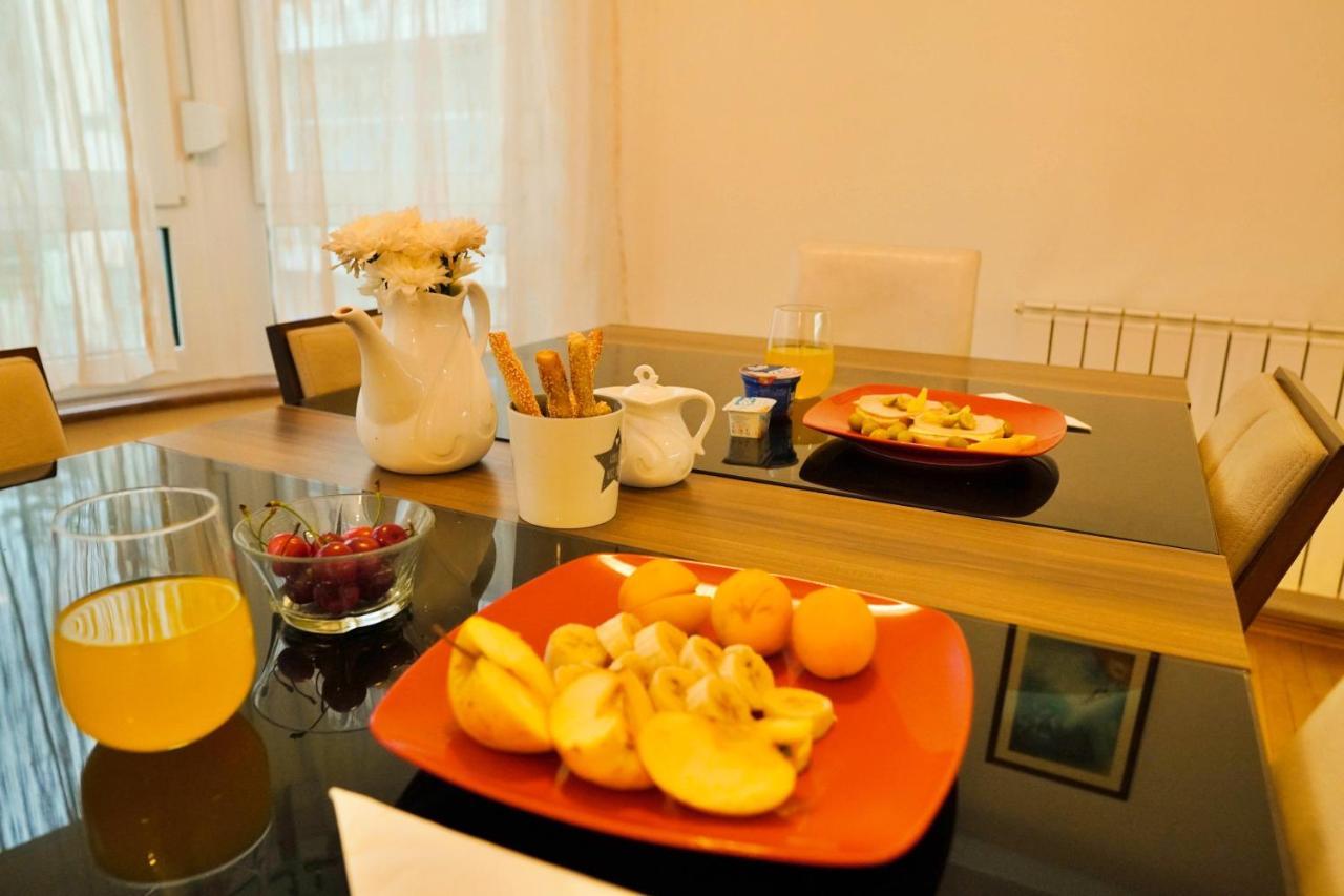 City Center Grand Apartment - Three-Bedroom, Free Parking Σαράγεβο Εξωτερικό φωτογραφία