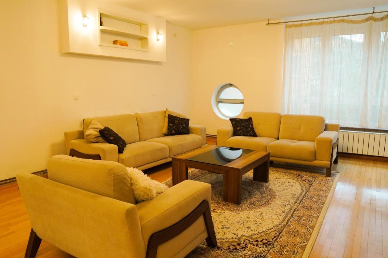 City Center Grand Apartment - Three-Bedroom, Free Parking Σαράγεβο Εξωτερικό φωτογραφία