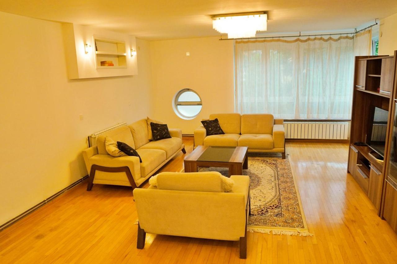 City Center Grand Apartment - Three-Bedroom, Free Parking Σαράγεβο Εξωτερικό φωτογραφία