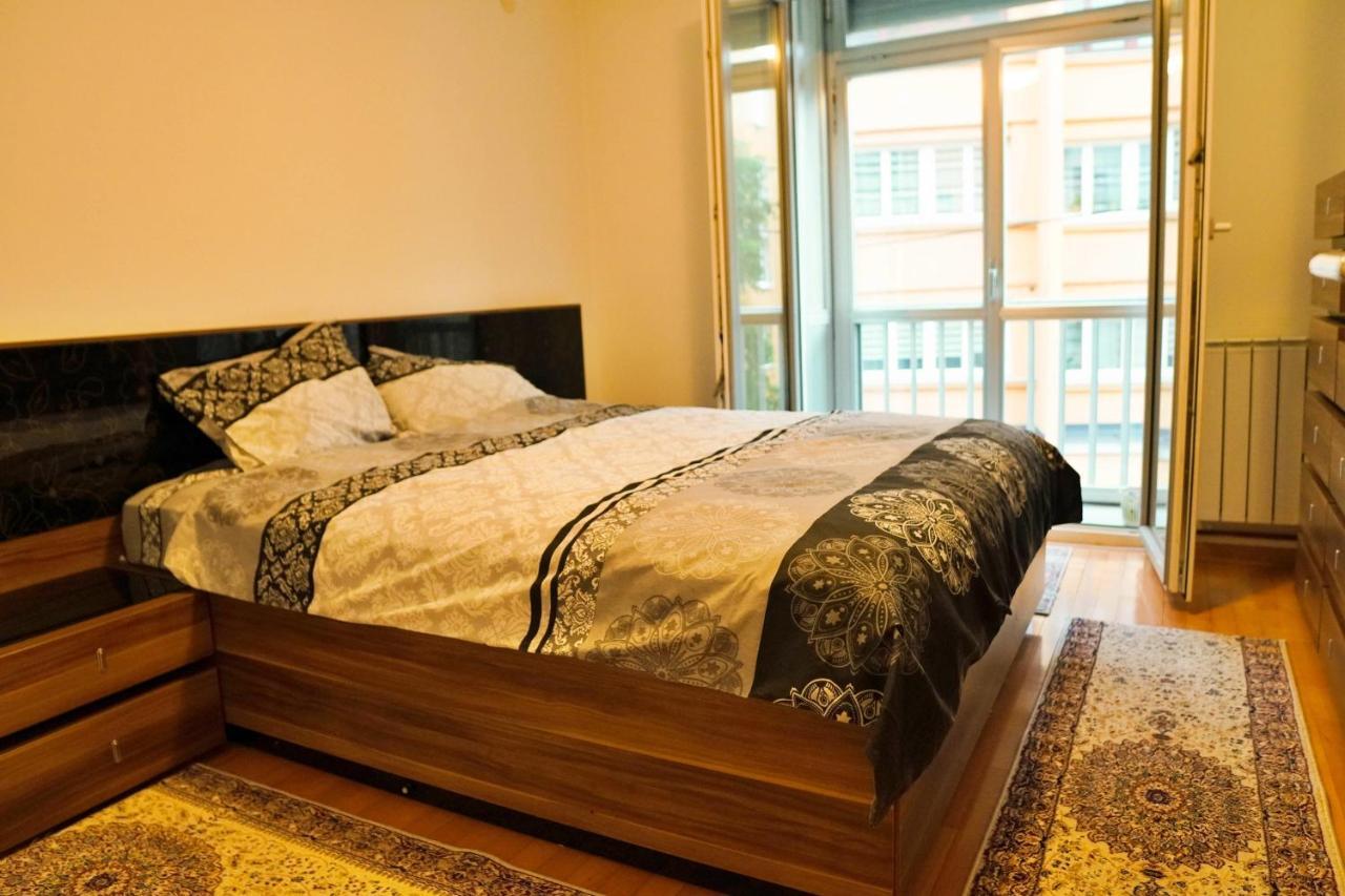 City Center Grand Apartment - Three-Bedroom, Free Parking Σαράγεβο Εξωτερικό φωτογραφία