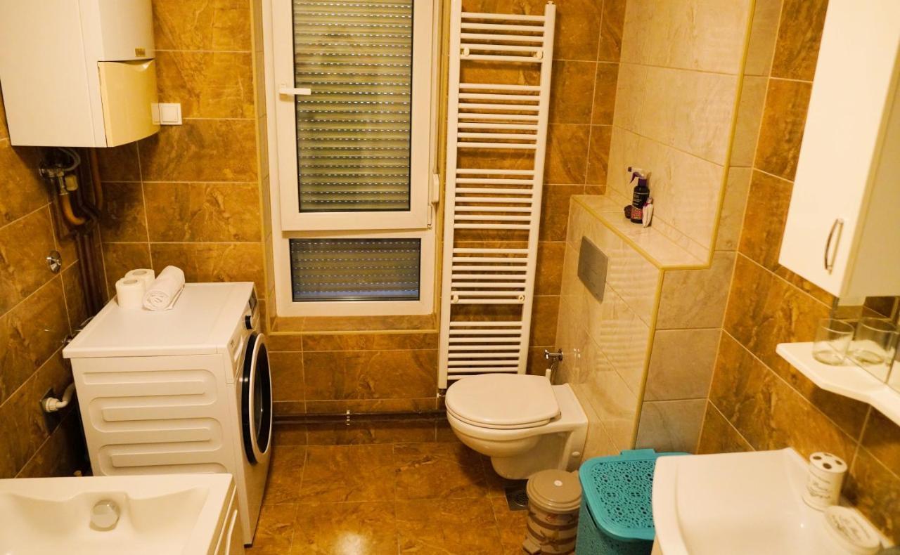 City Center Grand Apartment - Three-Bedroom, Free Parking Σαράγεβο Εξωτερικό φωτογραφία