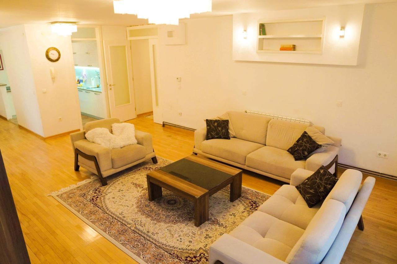 City Center Grand Apartment - Three-Bedroom, Free Parking Σαράγεβο Εξωτερικό φωτογραφία