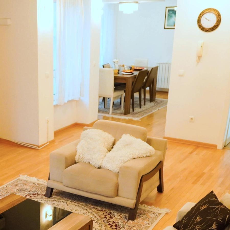 City Center Grand Apartment - Three-Bedroom, Free Parking Σαράγεβο Εξωτερικό φωτογραφία