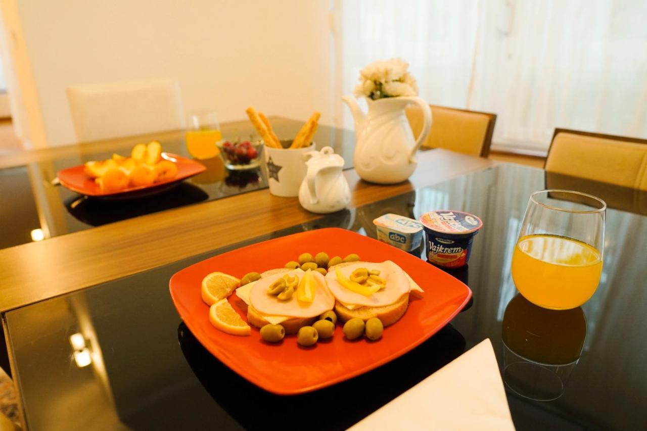 City Center Grand Apartment - Three-Bedroom, Free Parking Σαράγεβο Εξωτερικό φωτογραφία