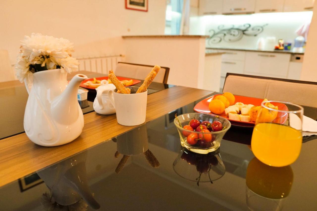 City Center Grand Apartment - Three-Bedroom, Free Parking Σαράγεβο Εξωτερικό φωτογραφία